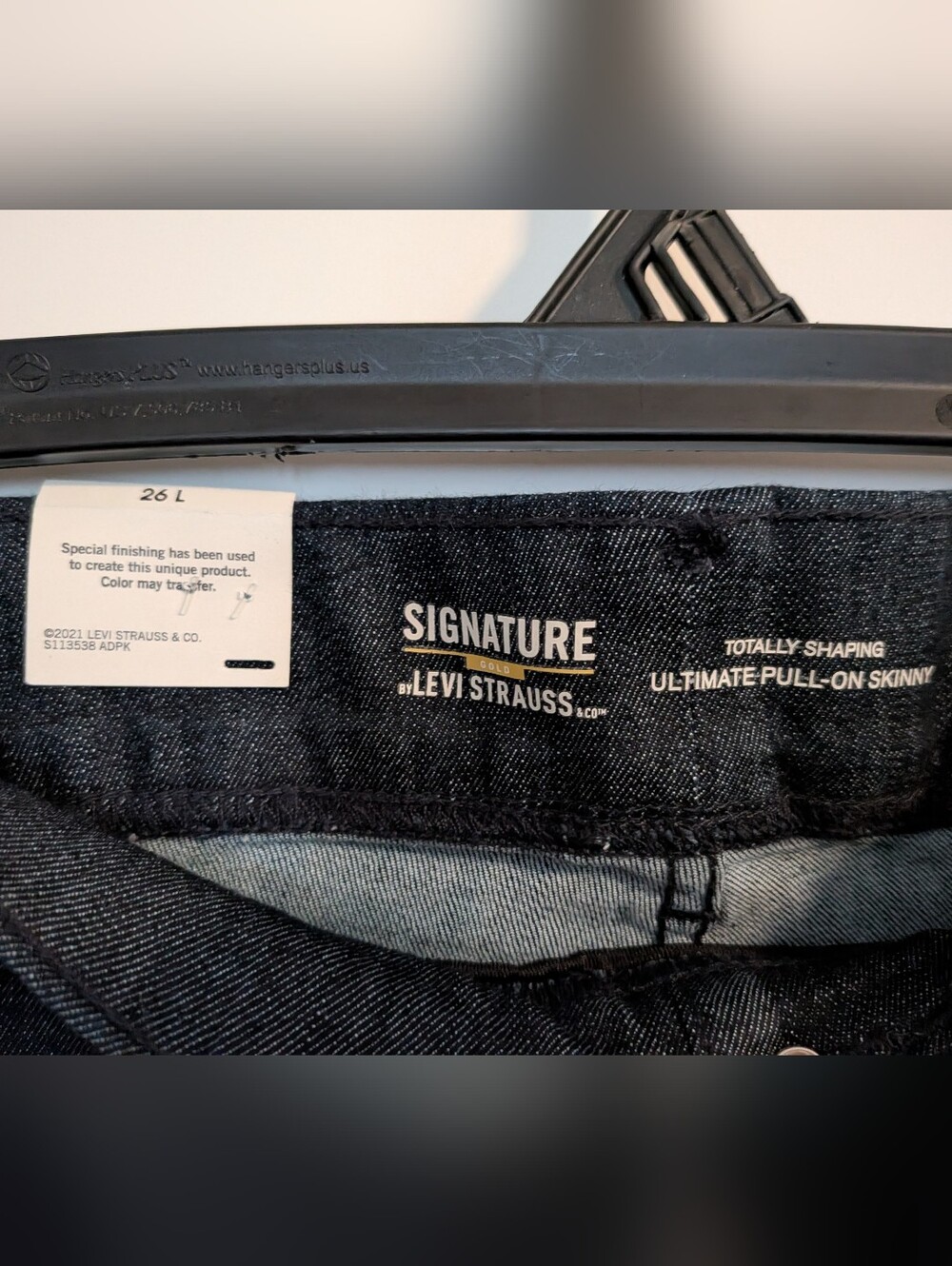 Levi Strauss Signature Gold Totally Shaping Ultimate Pull On Skinny Jeans - Picture 5 of 5